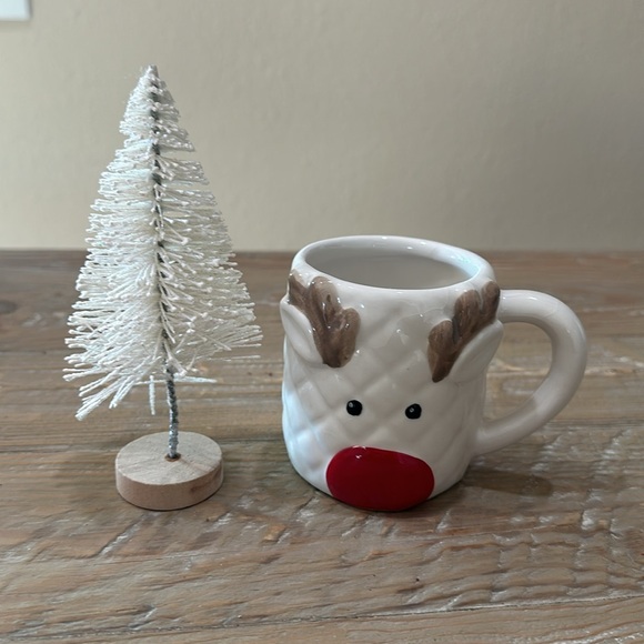 Reindeer Mug with Christmas Tree - Picture 5 of 8